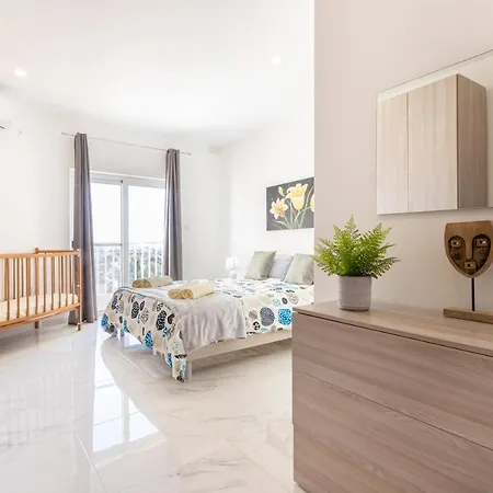 Ha1- Modern And Spacious 3 Bedroom Lägenhet San Ġwann
