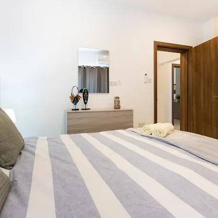 Ha1- Modern And Spacious 3 Bedroom *